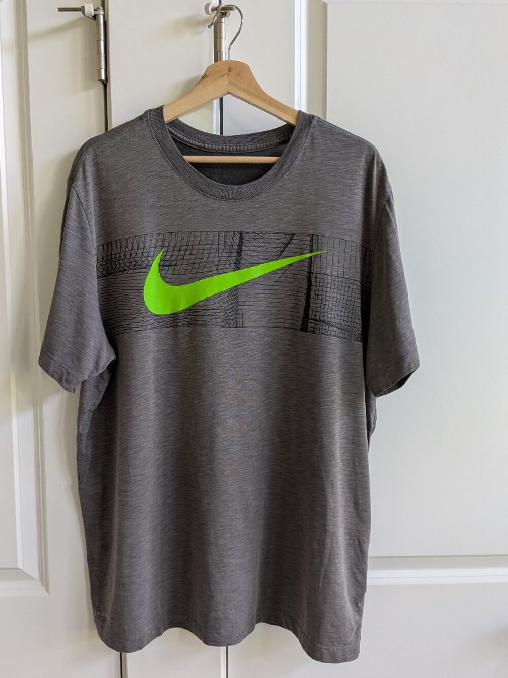 Nike Dry Tee Training Top Men XL Gray Neon Green Big Swoosh Logo Dri Fit T-Shirt